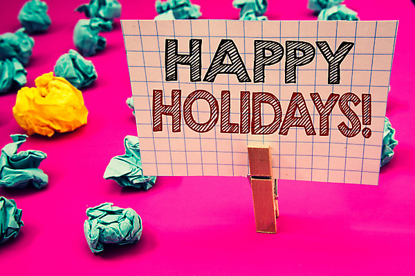 포토 JPG 해외이미지 영어 종이 실내 사람없음 일렬 모눈종이 나무집게 종이뭉치 홀리데이 분홍색배경 해외포토 문자 분홍색 백그라운드 휴가 집게 내부 목재 뭉치 파일형식 이미지허브