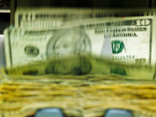 포토 JPG 해외이미지 종이 백그라운드 돈 비즈니스 사람없음 초록색 금융 파란색 숫자 세일 달러 기계 장비 10 재산 구매 소프트포커스 계산대 서비스 속도 보안 전자 결제 파산 빚 방법 블러 세금 체크아웃 카운트 터미널 해외포토 문자 컬러 촬영기법 안전 경제 쇼핑 파일형식 이미지허브