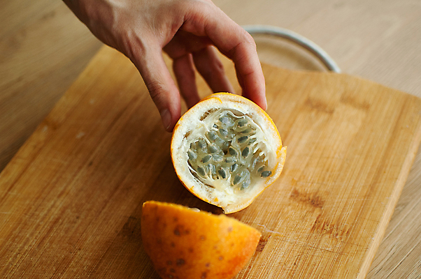 포토 JPG 해외이미지 식물 음식 조각 백그라운드 잎 밭 다이어트 과일 자연 탁자 디저트 건강 씨앗 사람없음 가로 노란색 보라색 주스 공백 흰색 신선 달콤 맛 콜롬비아 피부 유기농 에콰도르 브라질 내추럴 생식 숙성 이국적 채식주의자 비건 맛있는 해외포토 웰빙 음료 컬러 가구 컨셉 농업 신체부위 남아메리카 생태계 채식 파일형식 이미지허브