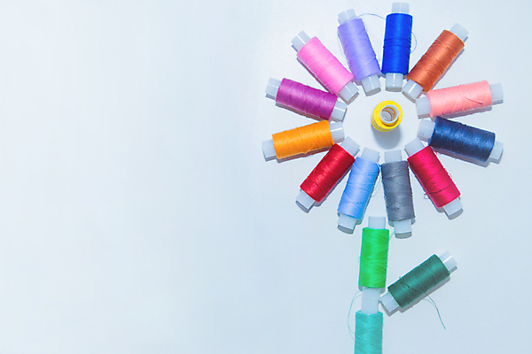 포토 JPG 해외이미지 디자인 배너 꽃 백그라운드 창조 미술 사람없음 컬러풀 실 바느질 질감 만들기 자수 핸드메이드 플랫레이 카피스페이스 해외포토 식물 컬러 모션 문화예술 공백 플랫 파일형식 이미지허브