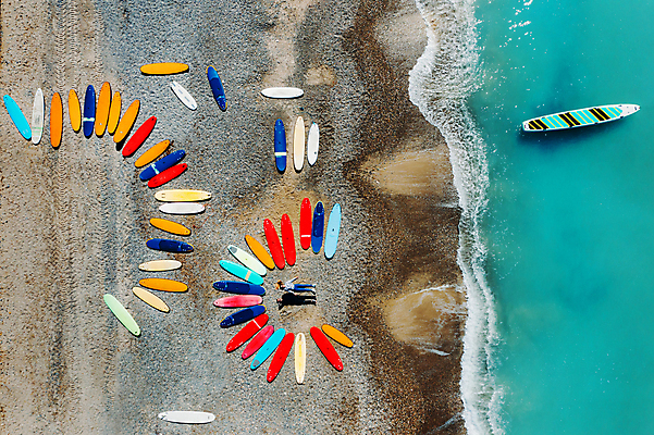 포토 JPG 해외이미지 주간 해변 사람없음 야외 여름 하이앵글 여러개 여름풍경 서핑보드 휴양지 항공촬영 해외포토 자연요소 계절 바다 뷰포인트 다수 풍경 장소 보드_스포츠 파일형식 여름_계절 이미지허브
