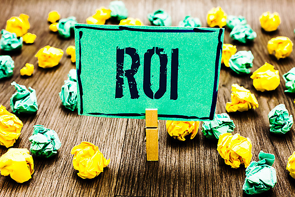 포토 JPG 해외이미지 영어 종이 실내 사람없음 나무집게 종이뭉치 나무배경 해외포토 문자 백그라운드 집게 내부 목재 뭉치 파일형식 이미지허브