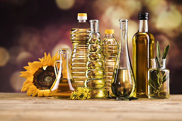 포토 JPG 해외이미지 유리병 해바라기 실내 사람없음 다양 식용유 올리브오일 올리브 보케 오일병 올리브잎 카놀라 보케백그라운드 나무배경 해바라기씨유 해외포토 열매 꽃 다수 백그라운드 잎 병_용기 내부 기름_음식 파일형식 이미지허브