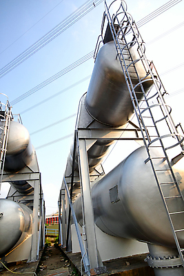 포토 JPG 해외이미지 남자 산업 선 이동 밭 비즈니스 교통시설 하늘 그림자 서기 사람없음 야외 초록색 빛 쌓기 탑 금속 힘 장비 기차 흐름 에너지 견과류 오픈 기름 숲 철 오브젝트 속도 파이프 볼트 연료 가스 공학 흙더미 세대 내추럴 철강 콘크리트 파이프라인 해외포토 건축물 교육 음식 육상교통 컬러 교통 컨셉 농업 모션 재질 대중교통 사람 흙 공구 시설 파이프_관 파일형식 더미 이미지허브