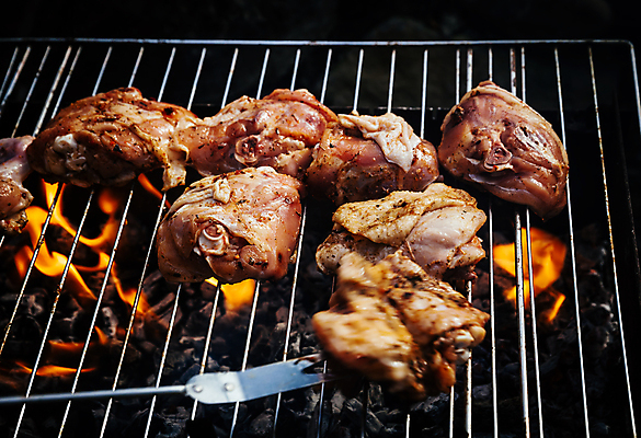 포토 JPG 해외이미지 포크 실내 사람없음 치킨 그릴 바비큐 굽기 바베큐치킨 해외포토 식기 음식 주방용품 내부 구이 닭고기요리 파일형식 이미지허브