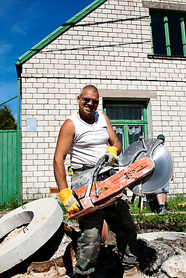 포토 JPG 해외이미지 직업 손 산업 장갑 노동자 직장 한명 건물 환경 힘 기계 장비 바위 업무 원형 칼날 위험 땅 자르기 커터 콘크리트 톱질 화강암 해외포토 도형 1 건축물 잡화 컨셉 회사 모션 사람 신체부위 암석 돌_바위 작업 파일형식 이미지허브