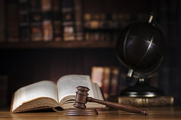 포토 JPG 해외이미지 실내 사람없음 아웃포커스 책 지구본 오브젝트 법 의사봉 해외포토 촬영기법 내부 파일형식 이미지허브