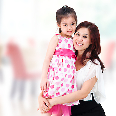 포토 JPG 해외이미지 라이프스타일 여자 딸 행복 아시아 어린이 2 가족 포옹 엄마 주택 한국 함께함 실내 건강 사랑 미소 사람 동양인 성인 두명 귀여움 일본 중국 유치원 자녀 승차 리빙 말레이시아 돌봄 섞기 해외포토 레이스천 교육 감정 나라 컨셉 관계 안기 모션 표정 인종 내부 건물 생활 직물 파일형식 이미지허브