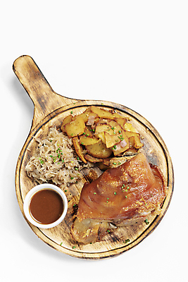 포토 JPG 해외이미지 전통 유럽 음식 부분 감자 쟁반 육류 돼지고기 요리 사람없음 목재 식당 식사 흰색 시골 신선 발표 클래식 굽기 흰배경 심플 뮌헨 바이에른 스타일 바이에른사람 해외포토 나무 나라 컬러 백그라운드 컨셉 채소 식재료 재료 독일 상점 구이 파일형식 이미지허브