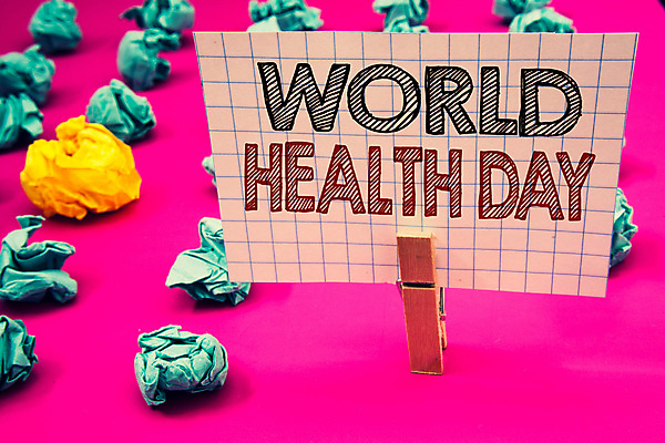 포토 JPG 해외이미지 영어 종이 실내 사람없음 일렬 모눈종이 나무집게 종이뭉치 분홍색배경 해외포토 문자 분홍색 백그라운드 집게 내부 목재 뭉치 파일형식 이미지허브