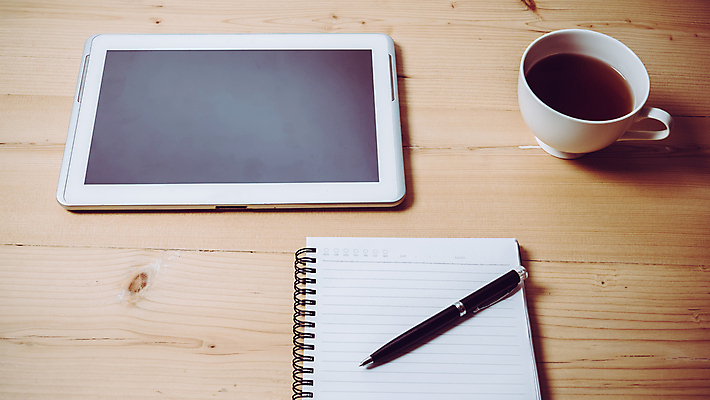 포토 JPG 해외이미지 종이 백그라운드 컨셉 비즈니스 탁자 성공 스트레스 사람없음 금융 사무실 알약 펜 검은색 쪽지 업무 비즈니스맨 책상 문서 진행 트러블 해외포토 남자 컬러 가구 경제 필기구 약 작업 직장인 파일형식 이미지허브