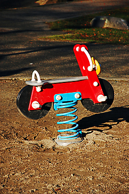 포토 JPG 해외이미지 공원 어린이 모래 놀이 사람없음 야외 모래사장 장난감 자전거 놀이터 오브젝트 걸음마 해외포토 공공시설 바다 모션 사람 바이크 파일형식 이미지허브