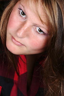 포토 JPG 해외이미지 백인 모델 여자 얼굴 갈색머리 한명 사람 10대 뷰티 주근깨 내추럴 스타일 해외포토 서양인 1 헤어스타일 청소년 신체부위 점 파일형식 이미지허브