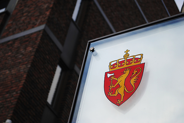 포토 JPG 해외이미지 무기 노르웨이 관리 사람없음 사무실 코트 사자 심볼 국회 전국 정부 해외포토 유럽 비즈니스 포유류 외투 파일형식 이미지허브