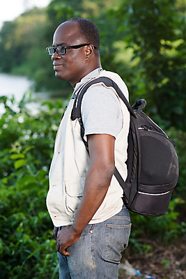 포토 JPG 해외이미지 라이프스타일 공원 감정 여행 가방 배낭 자연 휴가 산 한명 사람 풍경 성인 야외 여름 강 뷰티 여행객 맑음 고요 기쁨 하이킹 보트 속도 장면 그리너리 해외포토 1 잡화 계절 공공시설 배_교통 레저 날씨 생활 생태계 파일형식 트랜드컬러 이미지허브