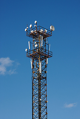 포토 JPG 해외이미지 통신 하늘 모바일 안테나 사람없음 파란색 스마트폰 글로벌 탑 장비 정보 네트워크 연결 큼 전화기 라디오 해외포토 건축물 컬러 전자제품 핸드폰 스마트기기 크기 파일형식 이미지허브