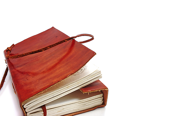 포토 JPG 해외이미지 손 종이 줄 조각 백그라운드 텍스트 창조 사람없음 장식 책 빨간색 갈색 다이어리 쪽지 수확 덮개 흰색 기록 그리기 잡지 접속 가죽 스케치 묶기 문서 통나무 노끈 대본 양피지 엮은 옛날 원고 장식술 해외포토 레이스천 나무 컬러 농업 모션 미술 신체부위 간행물 사무용품 뚜껑 직물 파일형식 이미지허브