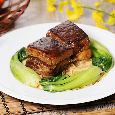 포토 JPG 해외이미지 접시 꽃 실내 돼지고기 사람없음 중식 청경채 나무발 동파육 나무배경 해외포토 식물 식기 음식 백그라운드 채소 육류 내부 파일형식 이미지허브