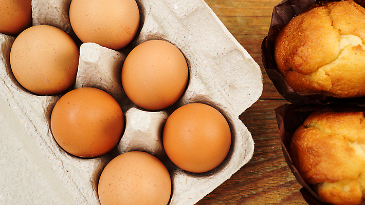 포토 JPG 해외이미지 실내 사람없음 계란 머핀 계란판 나무배경 해외포토 빵 백그라운드 내부 알 파일형식 이미지허브