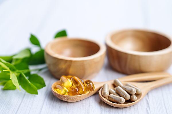 포토 JPG 해외이미지 그릇 건강 사람없음 알약 약 숟가락 허브 유기농 해외포토 식물 식기 웰빙 의학 수저 파일형식 이미지허브