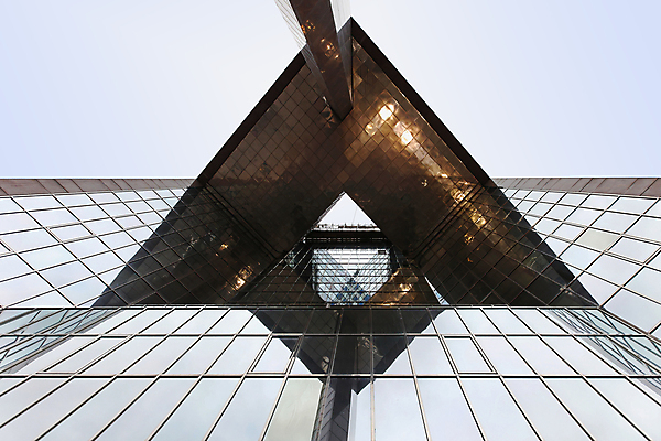 포토 JPG 해외이미지 주간 로우앵글 빌딩 사람없음 야외 건물 고층빌딩 삼각형 해외포토 자연요소 도형 건축물 뷰포인트 파일형식 이미지허브