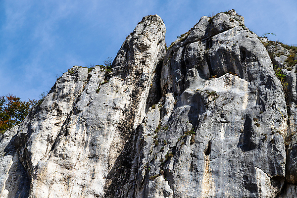 포토 JPG 해외이미지 구름 공원 여행 자연 하늘 산 독일 풍경 사람없음 목재 물 파란색 관광지 강 계곡 맑음 가을 바위 흰색 전원 역사 암초 보호구역 파멸 바이에른 산맥 해외포토 자연요소 나무 계절 공공시설 유럽 컬러 컨셉 재료 날씨 돌_바위 전기에너지 생태계 구역 파일형식 소멸 이미지허브