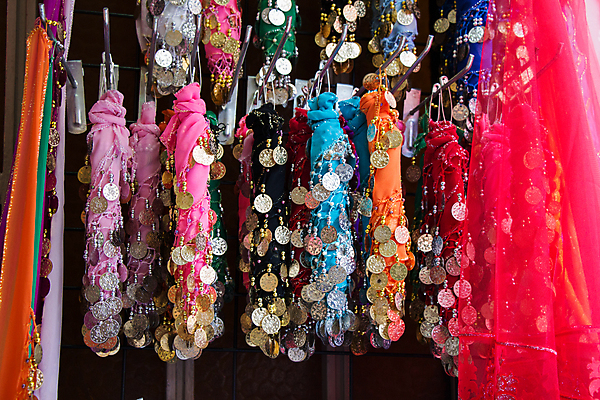 포토 JPG 해외이미지 전통 디자인 꽃 꽃무늬 패턴 미술 동양인 사람없음 장식 컬러풀 목도리 골동품 직물 우아함 질감 칠면조 페이즐리 튀르키예 해외포토 식물 잡화 아시아 컬러 컨셉 무늬 조류 문화예술 인종 파일형식 이미지허브