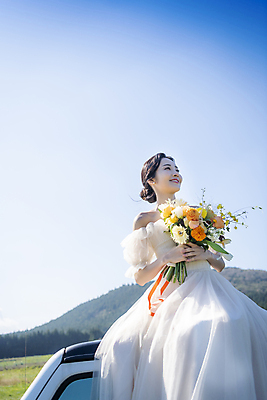 포토 JPG 주간 응시 여자 행복 신부 부케 웨딩드레스 결혼 자동차 하늘 한명 미소 들기 앉기 상반신 20대 성인 야외 앞모습 옆모습 제주도 한국인 성인여자한명만 웨딩촬영 국내포토 자연요소 1 시선 드레스 감정 육상교통 뷰포인트 꽃다발 모션 한국 표정 사람 동양인 이벤트 청년 기념사진 여자한명만 성인여자만 파일형식