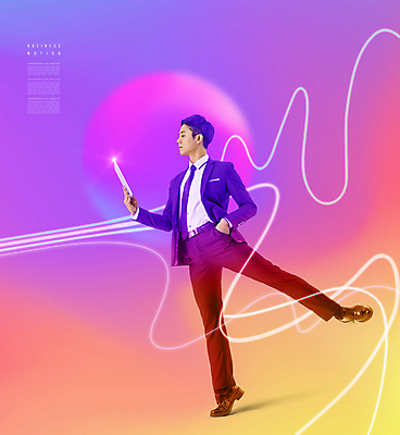 전신 PSD 편집이미지 남자 곡선 한명 정장 성인 30대 빛 태블릿 노란색 보라색 한국인 업무 비즈니스맨 원형 발레 주머니손 다리들기 춤동작 한발서기 성인남자한명만 이미지편집 도형 1 옷 선 컬러 비즈니스 모션 서기 사람 동양인 장년 전자제품 스마트기기 춤 작업 직장인 남자한명만 성인남자만 파일형식