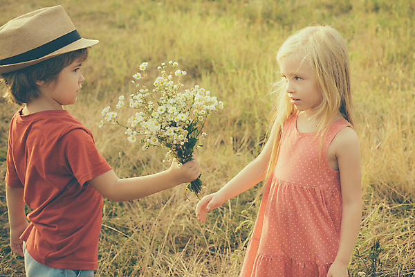 포토 JPG 해외이미지 커플 계절 공원 꽃 행복 어린이 여행 단풍 잎 2 밭 포옹 날씨 휴가 천사 키스 함께함 따뜻함 발렌타인데이 사랑 소년 야외 두명 친구 노란색 우정 기쁨 꿈 낭만 육아 시골 큐피드 해외포토 식물 공공시설 남자 감정 컬러 컨셉 농업 관계 안기 데이이벤트 사람 애정표현 파일형식 이미지허브