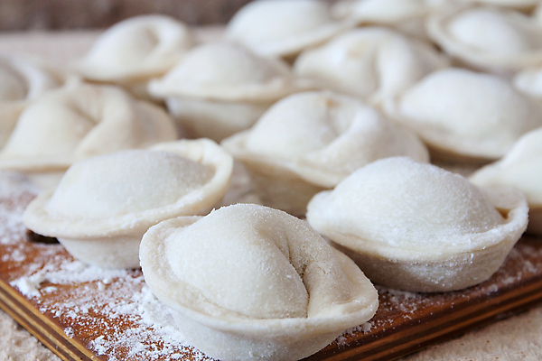 포토 JPG 해외이미지 전통 음식 재료 건강 육류 요리 사람없음 목재 주방 식사 저녁식사 신선 선택 맛 준비 날것 반죽 만들기 밀가루 점심식사 라비올리 러시아인 방법 생식 핸드메이드 맛있는 해외포토 서양인 나무 컨셉 식재료 모션 가루 파일형식 이미지허브