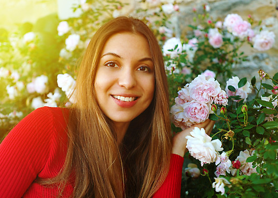 포토 JPG 해외이미지 나무 모델 손 디자인 꽃 행복 얼굴 백그라운드 잎 꽃무늬 휴식 갈색머리 사랑 미술 한명 사람 야외 빨간색 초록색 여름 쇼핑 태양 뷰티 유행 세일 귀여움 정원 스파 화환 봄 흰색 속눈썹 입술 무료 블러 특별함 장식술 해외포토 자연요소 식물 1 헤어스타일 계절 감정 컬러 컨셉 무늬 문화예술 신체부위 장식 눈썹 파일형식 이미지허브