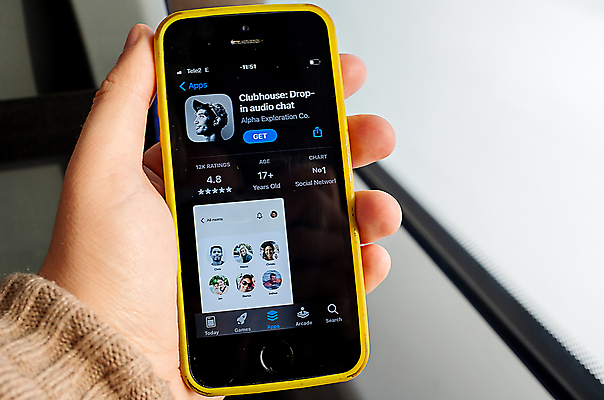 포토 JPG 해외이미지 디자인 음악 컨셉 비즈니스 통신 모바일 대화 사람없음 스마트폰 핸드폰 디지털 스크린 네트워크 어플리케이션 떨어짐 연결 스마트 오디오 초대 커뮤니티 획득 온라인 여관 소셜 소셜네트워크 소셜미디어 인터페이스 해외포토 숙소 문화예술 말하기 전자제품 스마트기기 파일형식 이미지허브