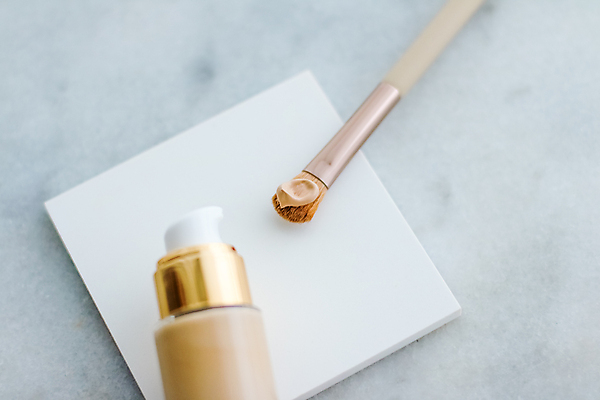 포토 JPG 해외이미지 종이 사람없음 화장품 메이크업브러쉬 비비크림 파운데이션 목업 해외포토 뷰티 붓 파일형식 이미지허브