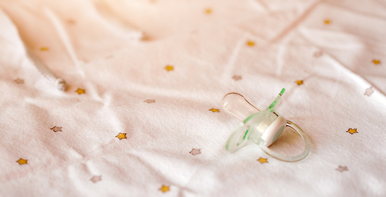 포토 JPG 해외이미지 옷 음료 어린이 백그라운드 새로움 건강 선물 소년 사람없음 초록색 파란색 컬러풀 장난감 장비 장식볼 흰색 아기 신생아 직물 잠 빨다 작음 플라스틱 담요 가슴 노리개젖꼭지 오브젝트 싱글 부드러움 고무 걸음마 돌봄 취침시간 해외포토 남자 컬러 컨셉 모션 재질 사람 신체부위 장식 아기용품 감각 크기 파일형식 이미지허브