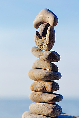 포토 JPG 해외이미지 선 바다 자연 하늘 추상 사람없음 세로 쌓기 탑 스파 조약돌 바위 흰색 그룹 파편 정상 작음 균형 배열 심볼 명상 피라미드 흙더미 돌무덤 절정 평형 해외포토 건축물 컬러 무늬 모션 수영 흙 돌_바위 무덤 크기 생태계 랜드마크 파일형식 더미 이미지허브