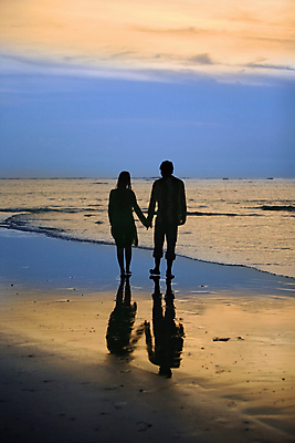 포토 JPG 해외이미지 커플 여자 남자 행복 감정 바다 여행 백그라운드 2 오렌지 가족 자연 휴가 휴식 함께함 그림자 사랑 사람 야외 두명 여름 햇빛 태양 일출 환경 일몰 산책 낭만 황금 연결 인도인 동료 휴양지 발리 통일 해외포토 자연요소 외국인 계절 섬 컨셉 과일 관계 동양인 노을 장소 생태계 인도네시아 파일형식 이미지허브