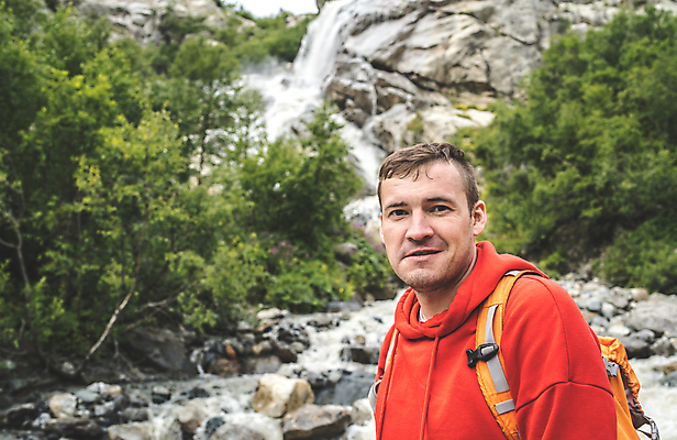 포토 JPG 해외이미지 주간 남자 여행 청소년 휴가 휴식 한명 취미 야외 가로 물 갈색 여행객 트래킹 폭포 하이킹 탐험 소프트포커스 방향 모험가 배낭여행 그림 주말 지역 산악지대 루트 해외포토 자연요소 1 컬러 컨셉 자연 레저 산 촬영기법 사람 파일형식 이미지허브