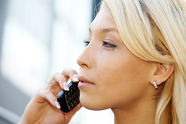 포토 JPG 해외이미지 백인 라이프스타일 응시 여자 비즈니스 사업가 통신 모바일 세포 대화 한명 사람 정장 20대 성인 스마트폰 금발 외침 비즈니스우먼 연결 무선전화기 변호사 의사소통 지원 셀룰러 접근 해외포토 서양인 직업 1 헤어스타일 시선 옷 말하기 청년 생활 핸드폰 스마트기기 소리 직장인 전화기 파일형식 이미지허브