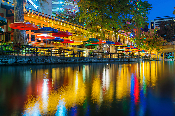 포토 JPG 해외이미지 나무 계절 우산 건축양식 자연 탁자 휴가 전등 풍경 사람없음 물 강 도시풍경 컬러풀 반사 여행객 식당 식사 미국 어둠 일몰 새벽 산책 카페 도시 소나무 보트 역사 도심 야간 운하 히스패닉 옛날 텍사스 해외포토 자연요소 식물 건축 컬러 가구 북아메리카 배_교통 휴식 조명 사람 노을 상점 생태계 파일형식 이미지허브