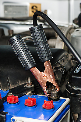 포토 JPG 해외이미지 교통시설 자동차 집게 사람없음 빨간색 점프 검은색 힘 장비 공구 긴급 도움 수리 연결 고장 스웨터 오브젝트 시작 상승 클립 철사 볼트 엔진 고립 구리 베터리 요금 자동 트러블 헬프 해외포토 육상교통 컬러 교통 컨셉 상의 모션 도구 원소 시설 파일형식 이미지허브