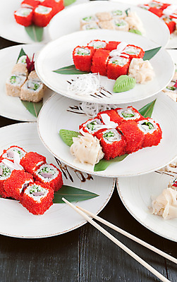 포토 JPG 해외이미지 음식 백그라운드 밥 건강 사랑 어류 동양인 사람없음 빨간색 세트 식당 일본 검은색 초밥 흰색 하트 신선 플랫 정상 해산물 롤 위치 연어 생강 카피스페이스 해외포토 모양 감정 아시아 컬러 채소 인종 상점 수중동물 공백 일본음식 파일형식 이미지허브