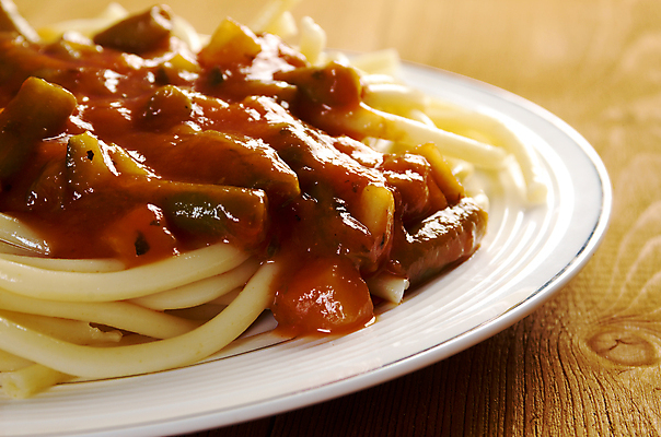 포토 JPG 해외이미지 전통 접시 음식 포크 잎 토마토 채소 부분 파스타 파슬리 육류 요리 사람없음 빨간색 초록색 식당 식사 저녁식사 이탈리아 흰색 고명 클래식 닫기 맛 허브 향신료 국수 점심식사 볼로냐 맛있는 해외포토 식물 식기 유럽 컬러 컨셉 식재료 모션 서양음식 상점 면류 향미료 파일형식 이미지허브