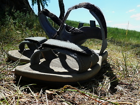 포토 JPG 해외이미지 옷 계절 길 여행 백그라운드 신발 휴가 산 사람없음 야외 여름 여행객 산책 트래킹 하이킹 쌍 샌들 양발 하이커 해외포토 레저 휴식 사람 파일형식 이미지허브