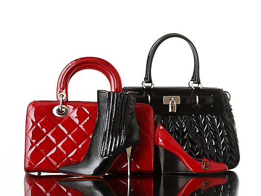 포토 JPG 해외이미지 신발 가방 사람없음 빨간색 쇼핑 뷰티 반사 유행 검은색 거울 고급 가죽 해외포토 잡화 컬러 컨셉 파일형식 이미지허브