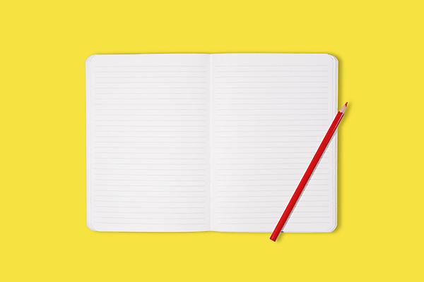 포토 JPG 해외이미지 템플릿 디자인 교육 종이 백그라운드 컨셉 비즈니스 학교 탁자 사람없음 책 스터디 사무실 연필 펜 우주 다이어리 쪽지 공책 공백 덮개 흰색 오픈 메시지 정상 자르기 편지지 책상 오브젝트 교과서 문서 페이지 바인더 시트 패드 고립 노란배경 카피스페이스 해외포토 컬러 가구 모션 문구용품 학용품 교재 학습 필기구 노란색 사무용품 뚜껑 편지 파일형식 이미지허브