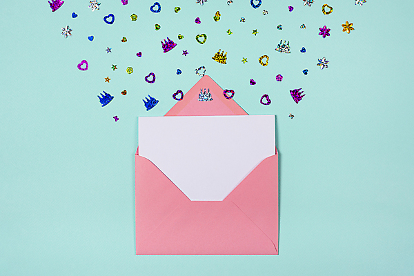 포토 JPG 해외이미지 템플릿 디자인 배너 종이 분홍색 백그라운드 컨셉 크리스마스장식 비즈니스 통신 문구용품 봉투 선물 사람없음 파란색 사무실 파티 쪽지 공백 정보 기록 인사 오픈 신용카드 메시지 편지 진열장 문서 신분 엽서 초대 꽃가루 페이지 시트 주소 승진 터키석 편지쓰기 목업 카피스페이스 해외포토 컬러 크리스마스 이벤트 금융 예절 보석 가루 오브젝트 파일형식 이미지허브