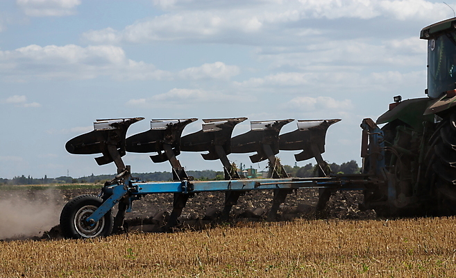포토 JPG 해외이미지 식물 계절 산업 지구 밭 농업 자연 씨앗 풍경 사람없음 빨간색 농작물 농장 농경지 갈색 검은색 기계 일몰 흙 봄 장비 수확 가을 시골 업무 작업 농부 땅 만취 먼지 장면 트랙터 밭일 쟁기 파종 세련 해외포토 직업 컬러 노을 농사 농기계 생태계 특수차량 술취함 파일형식 이미지허브