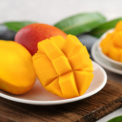 포토 JPG 해외이미지 스튜디오촬영 접시 쟁반 근접촬영 사람없음 목재 노란색 망고 블러 해외포토 나무 식기 뷰포인트 컬러 재료 실내 열대과일 파일형식 이미지허브