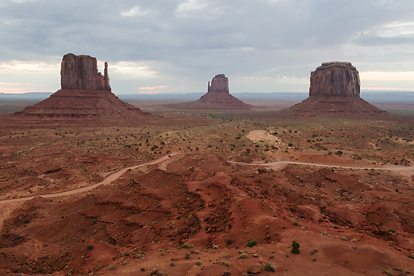 포토 JPG 해외이미지 공원 도로 모래 여행 자연 하늘 산 파노라마 풍경 사람없음 야외 빨간색 햇빛 갈색 골짜기 계곡 미국 침묵 사막 고독 땅 인도인 부식 먼지 사암 애리조나 천연기념물 부족 고립 서쪽 지질학 수평선 해외포토 외국인 공공시설 교육 감정 길 컬러 컨셉 북아메리카 교통시설 촬영기법 동양인 태양 소리 돌_바위 방향 생태계 파일형식 이미지허브